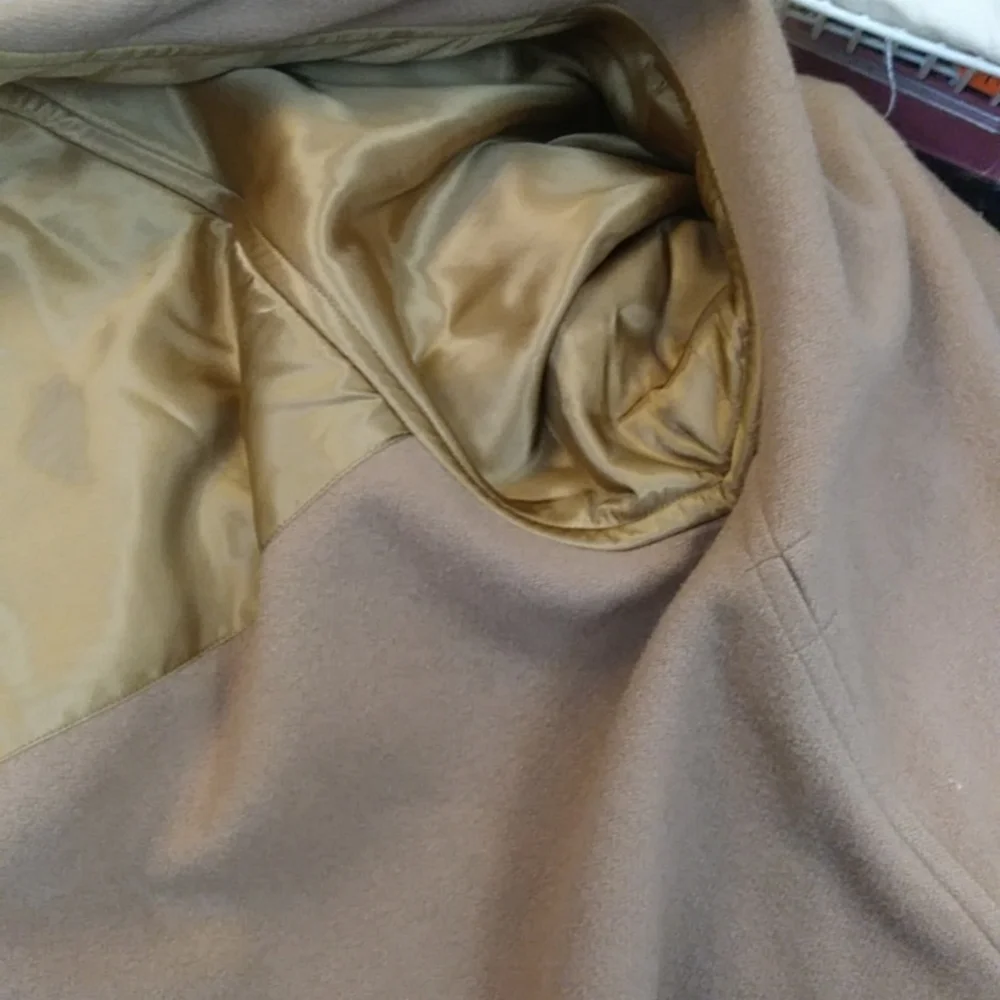 Burberry Camel Tan Trench Coat - Picture 11 of 12